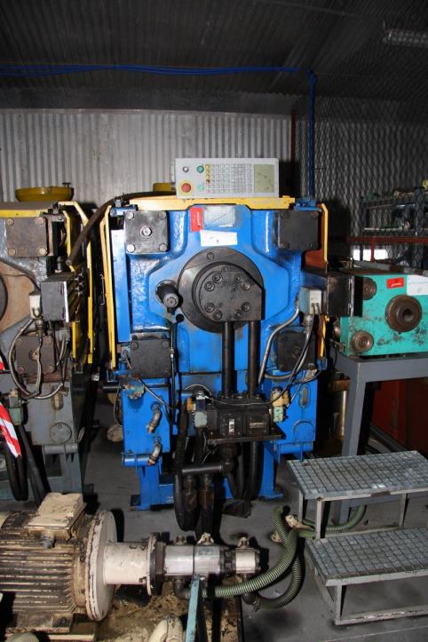 Kunststoffverarbeitungsmaschinen für Einweggeschirr-1